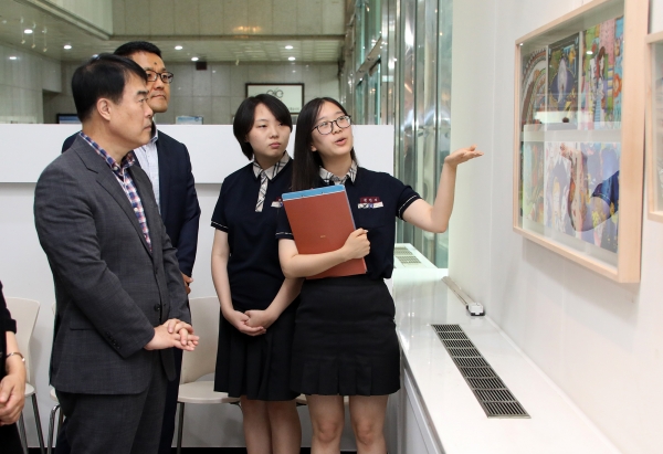 스승과 제자가 함께하는 '사제동행 미술작품전' 개최