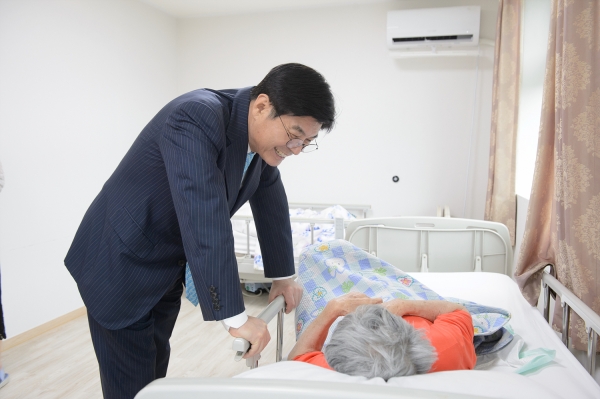 이춘희 시장, 소외계층·사회복지시설 위문