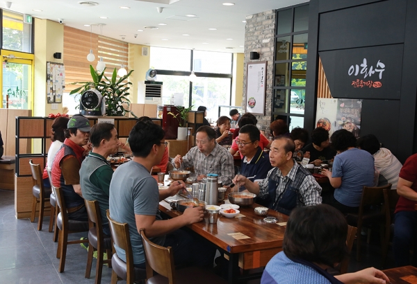 3대 자치기구 학생들 교내 환경미화원에게 “따뜻한 점심식사”대접