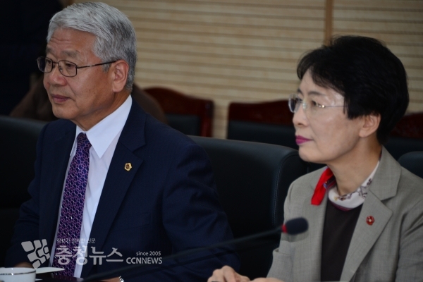 좌로부터 서금택 세종시의회 의장과 이영세 부의장 / 충청뉴스 최형순 기자