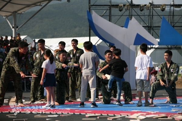 계룡군문화축제 공동개막식 모습