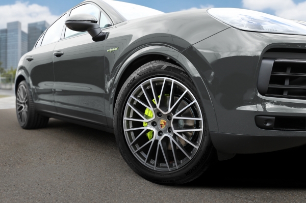 슈퍼 프리미엄 SUV 포르쉐 ‘카이엔’에 초고성능 타이어 공급