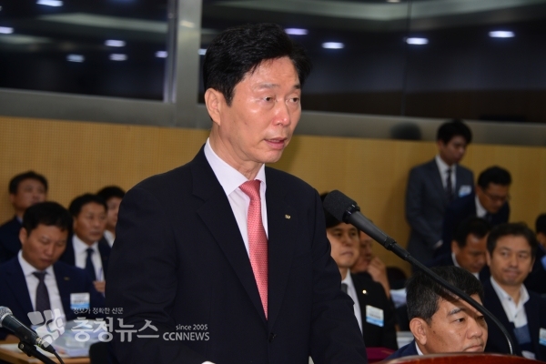 7일 오전 한국철도시설공단 본사에서 열린 국회 국토교통위원회 국정감사에서 김상균 한국철도시설공단 이사장이 인사말을 하고 있다.