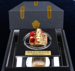 ‘조선의 어보 기념메달’ 시리즈 완결판인 4차 ‘명성황후책봉금보’(明成皇后冊封金寶)를 선보였다. ‘명성황후책봉금보’는 10일부터 25일까지 조폐공사 온라인몰 등에서 선착순 예약 판매