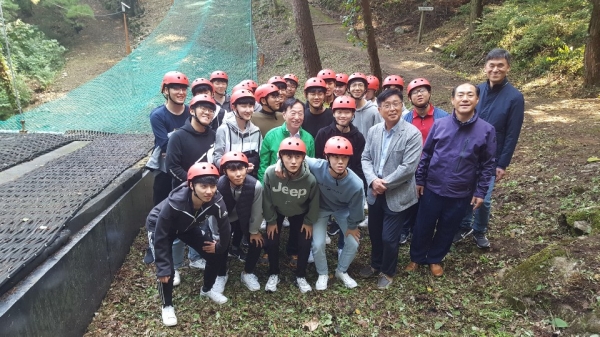 설동호 교육감, 모험·산행 활동 학생들과 함께 훈련 공동체의식 함양(대전교육연수원)