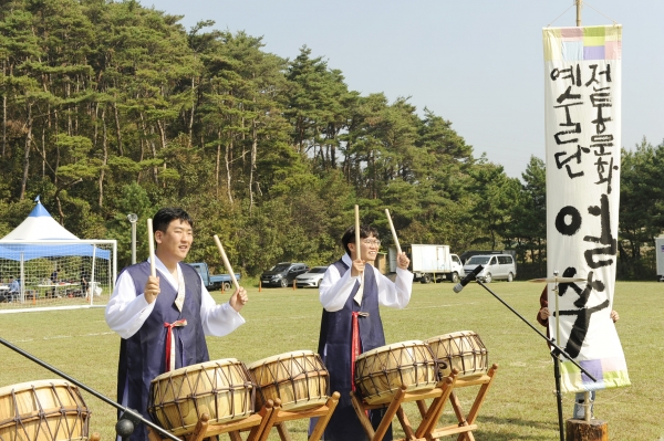 ‘제19회 보령발전본부장배 축구 및 제14회 백일장대회’  개최 (화합한마당 공연모습)