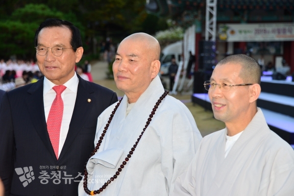 김중로 국회의원과 영평사 주지