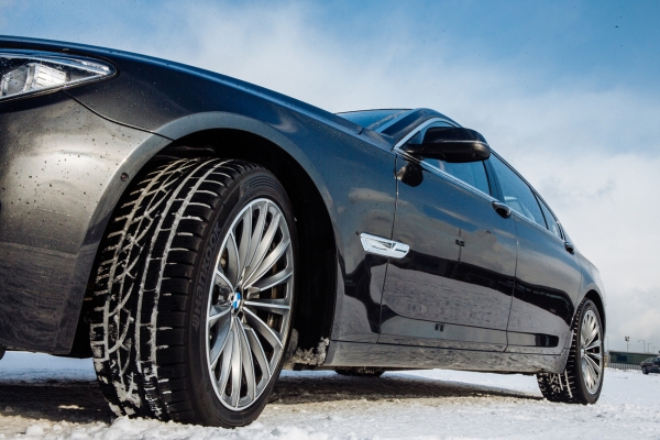 겨울용 타이어 차량 장착 이미지