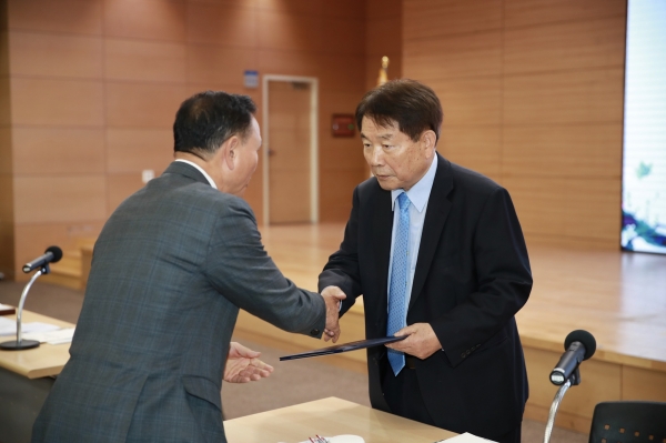 18일 대회의실에서 주요 정책방향과 시정현안에 대한 자문 역할을 할 제10기 천안시 정책자문단 46명을 위촉