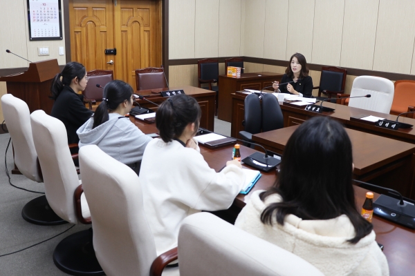 홍성고등학교 학생들과 청년문제 및 정책에 대해 인터뷰 진행