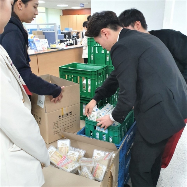 학생행복프로젝트 ‘대학이 쏜다’ 간식지원 행사 준비 모습