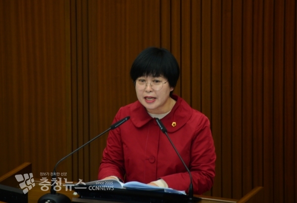 반대 토론자로 나선 박용희 세종시의회 의원 / 충청뉴스 최형순 기자