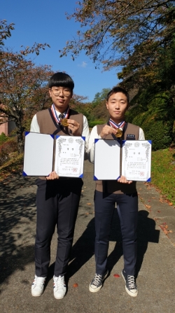 동아마이스터고 국제수리과학창의대회 수상 모습