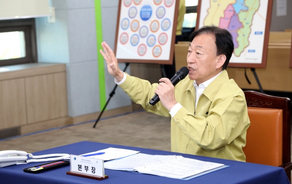 28일부터 다음달 1일까지 대전교육청 산하 578개 전체 기관 및 학교(유치원)이 참여하는 「2019 재난대응 안전한국훈련」을 실시 대비 설동호 교육감 주재 회의 모습