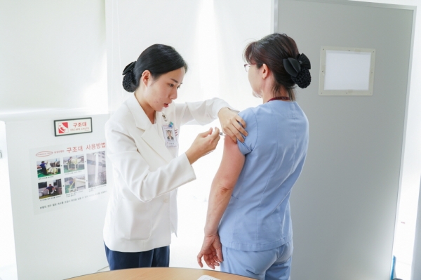 유성선병원, 전 직원 대상 인플루엔자 예방 접종 실시