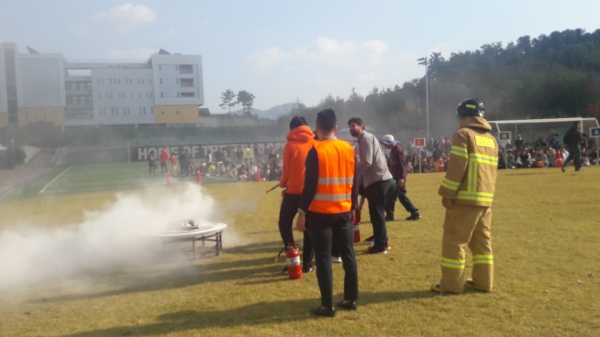 31일 대전외국인학교에서 2019 재난대응 안전한국훈련과 연계한 fire drill(화재대피훈련) 실시