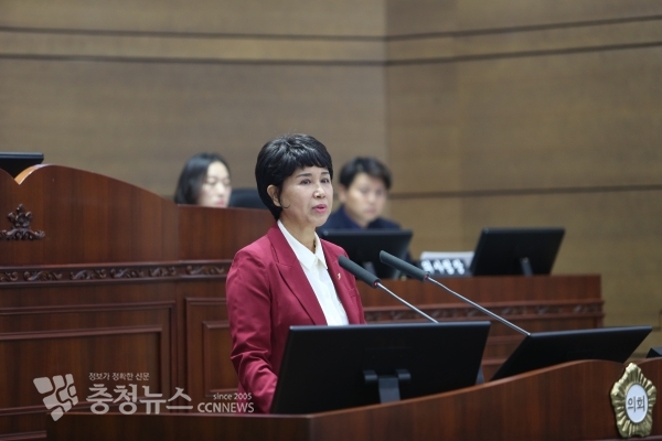 시정질문 하는 유영진 천안시의회 의원