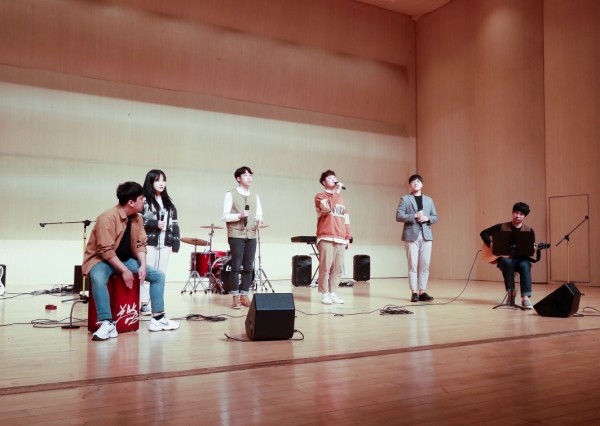 교가부르기 콩쿠르 참가팀 공연