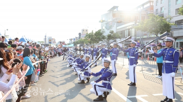 해양경찰 의무경찰 의장대 공연 (사진 해양경찰교육원 제공).