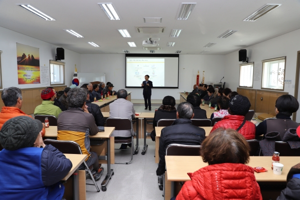 한국서부발전이 ㈜펩컨설팅 이원회 대표를 강사로 초빙, 만대마을 주민들과 회사직원을 대상으로 『갈등관리 역량강화 교육』을 시행 중이다
