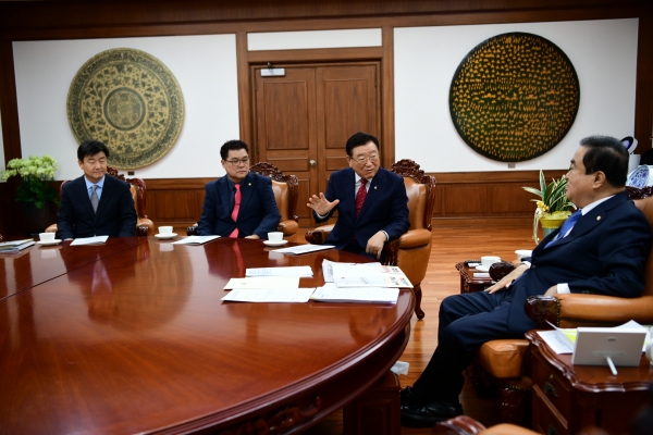 김석환 홍성군수 국회 방문_문희상 국회의장과 함께