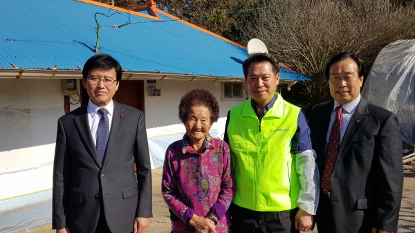 농가희망봉사단 등과 집고치기 봉사활동을 펼쳤다.