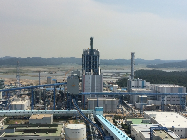 한국서부발전이 충남 태안에 운영 중인 국내 유일의 석탄가스화발전소(IGCC) 전경