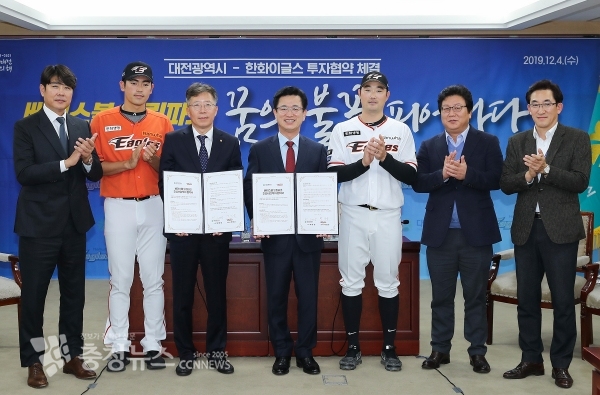 (왼쪽부터) 정민철 단장,