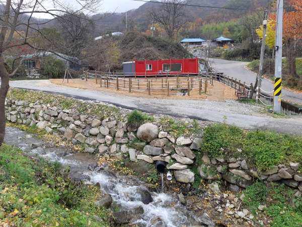 느릅실마을 실개천 전경