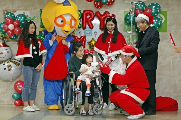 2019 가톨릭대 대전성모병원 산타행사 진행