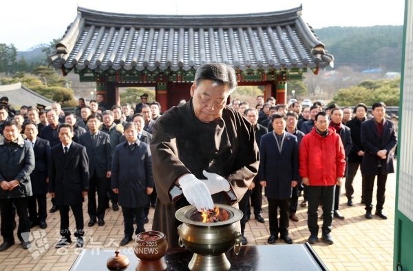 가세로 태안군수 새해참배