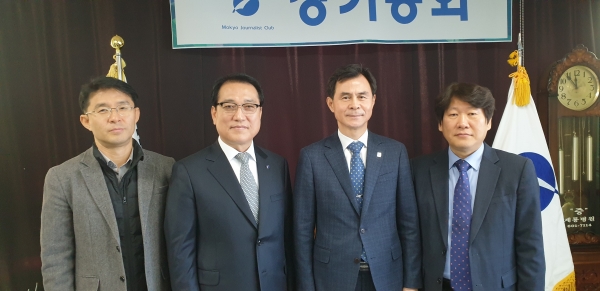 전, 현 회장과 사무총장