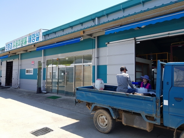 농경지 환경 개선 위해 친환경유용미생물(EM)을 연중 무료 공급