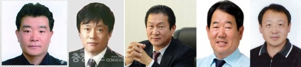 (왼쪽부터) 정민규 초대 동구체육회장, 박희정 초대 중구체육회장, 전문수 초대 유성구체육회장, 강연복 초대 서구체육회장, 육은수 초대 대덕구체육회장