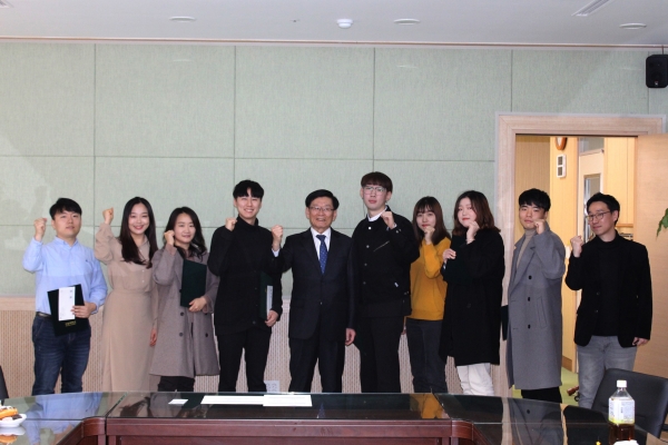 건양대 홍보 UCC 공모전 수상자 단체사진