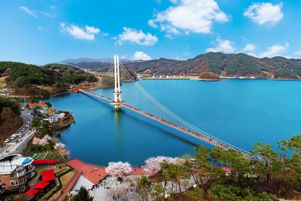 예당호 출렁다리 전경