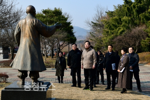 만해 한용운 생가지를 방문한 이낙연 국무총리
