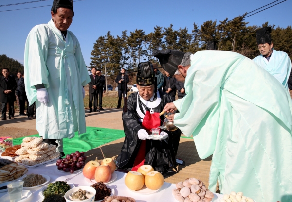 마금리 공동묘지 무연고묘 개토제 개최