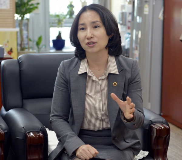 인터뷰 하는 이윤희 세종시의회 의원 / 충청뉴스 최형순 기자