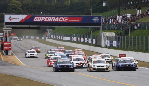 지난 2019 CJ 슈퍼레이스 챔피언십 출전 아트라스비엑스 모터스포츠 차량