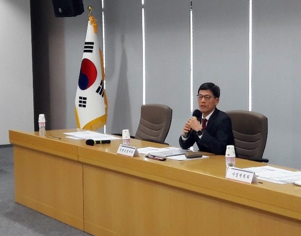 6일 나주 본사에서 열린 회의에서 강병문 기반조성이사가 농업SOC예산 조기집행에 대해 발언하고 있다