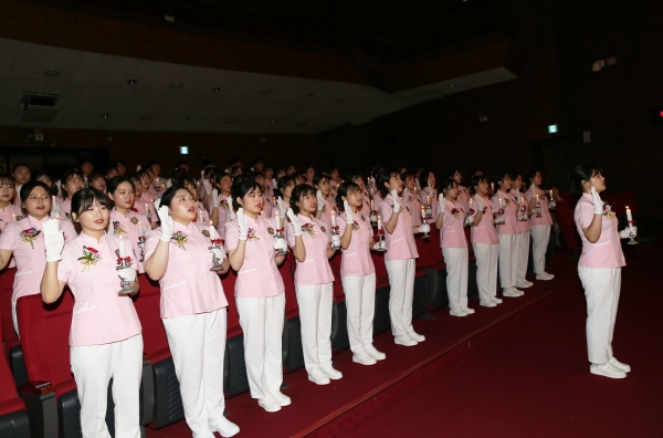 2019년도 나이팅케이일 선서식 장면