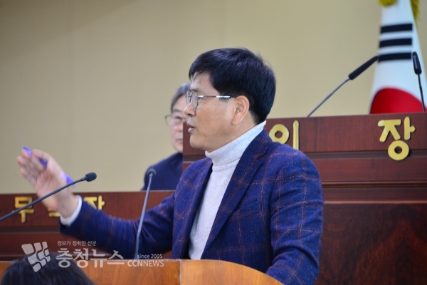 질의하는 전남수 부의장