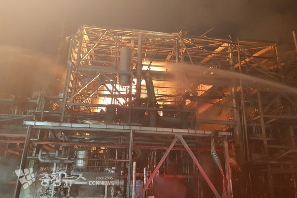 4일 오전 3시경 충남 서산시 대산읍 롯데케미칼 대산공장에서 폭발사고가 발생했다.