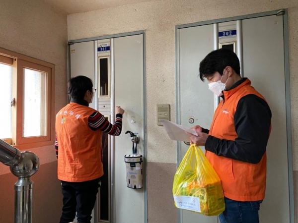 문화2동 복지만두레 밑반찬 전달