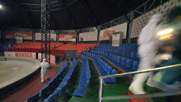 삽교천관광지 서커스공연장 소독장면