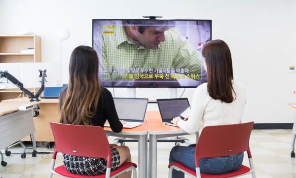 배재대 학생들이 온라인 강의를 수강하는 모습.