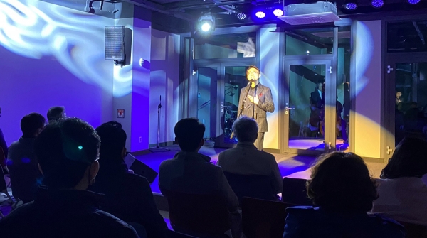 RGB발전소 시설을 활용한 소규모 공연을 진행하고 있다