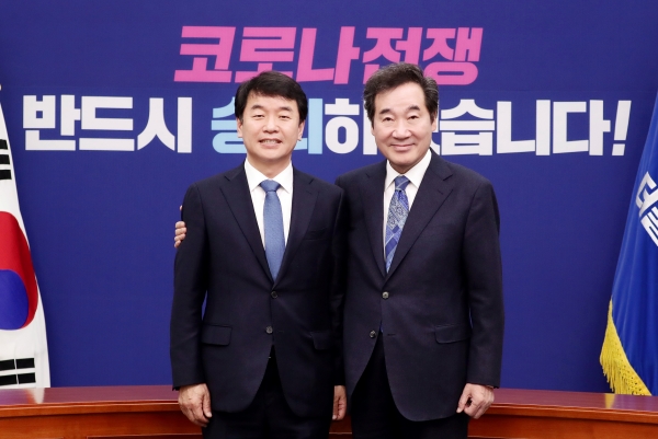 더불어민주당 문진석(왼쪽) 예비후보와 이낙연 전 총리