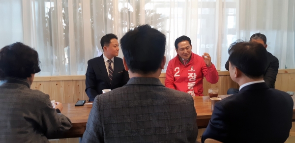 장동혁 후보 소상공인 간담회 모습